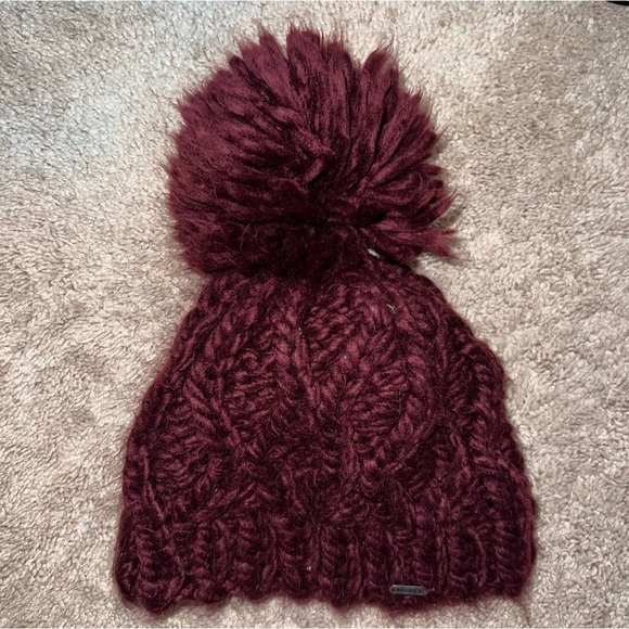 Hollister Women’s Maroon Cable Knit Pom Beanie - Picture 4 of 6